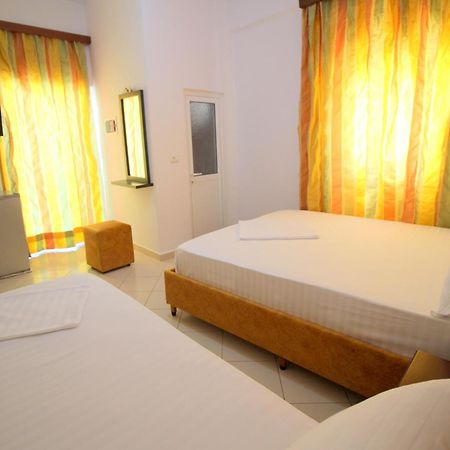 Lengu Holidays Houses Sarandë Esterno foto