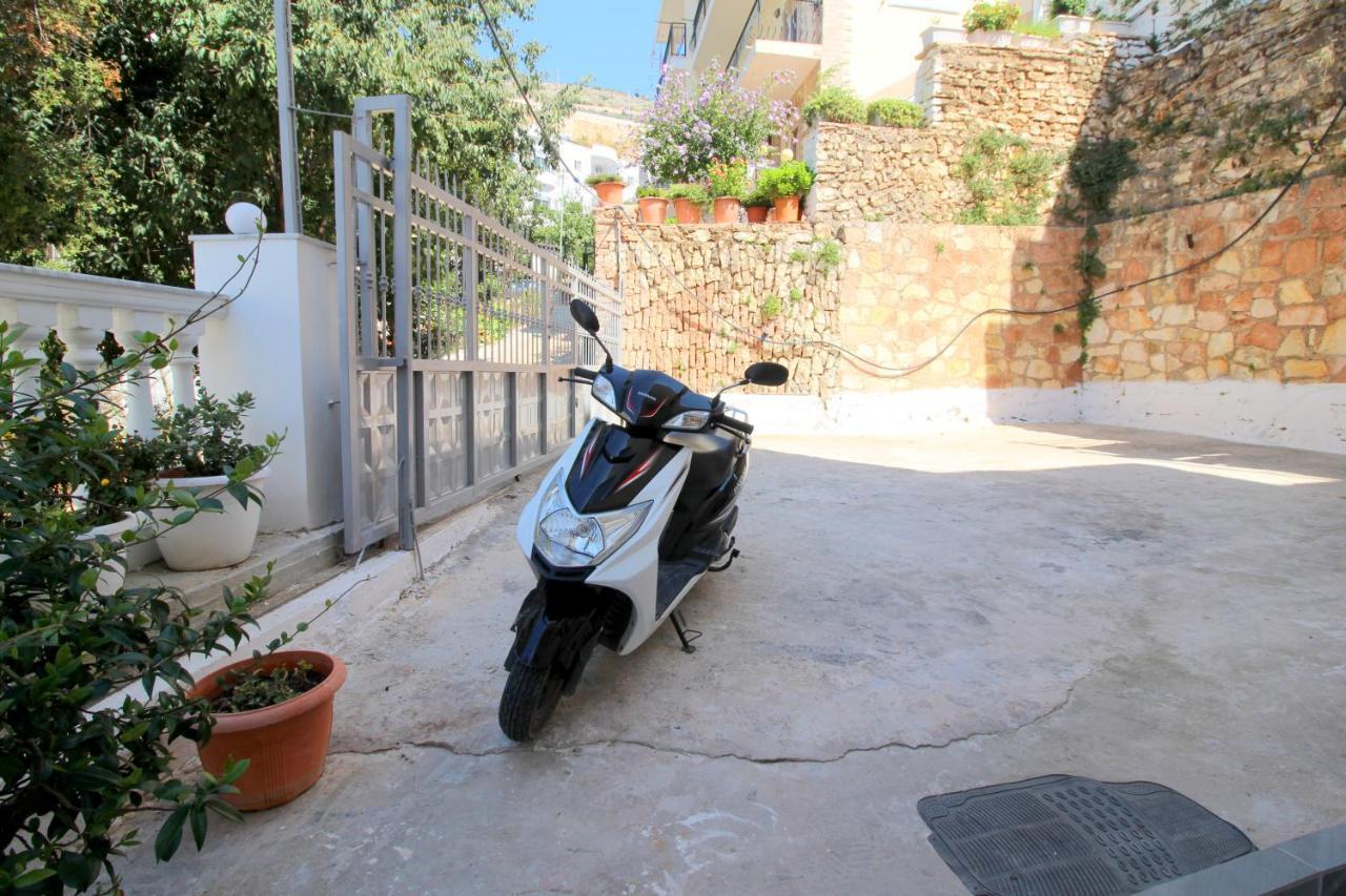 Lengu Holidays Houses Sarandë Esterno foto