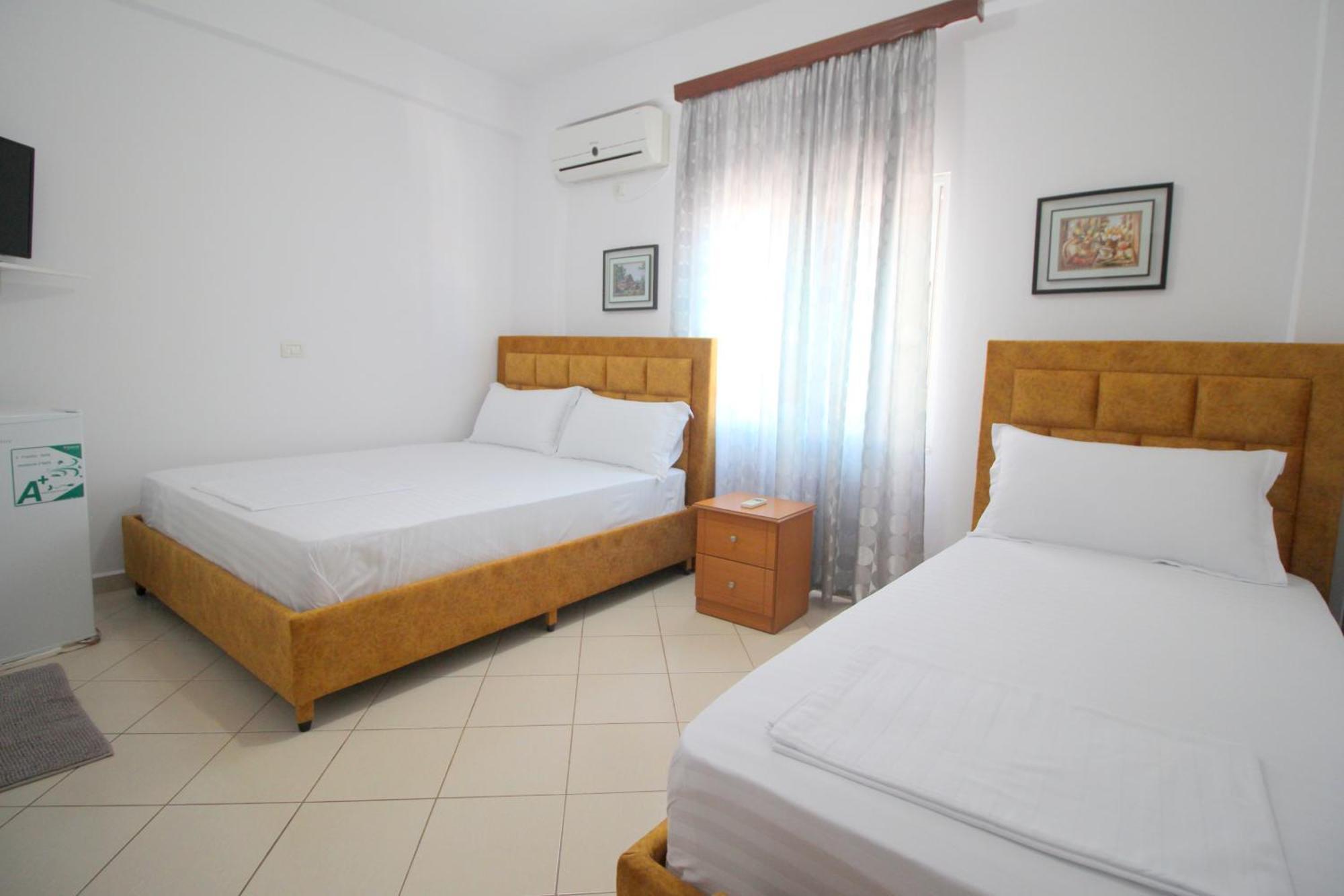 Lengu Holidays Houses Sarandë Esterno foto