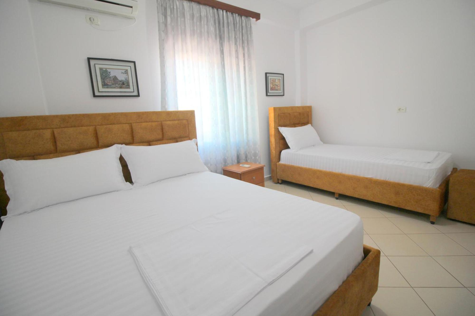 Lengu Holidays Houses Sarandë Esterno foto