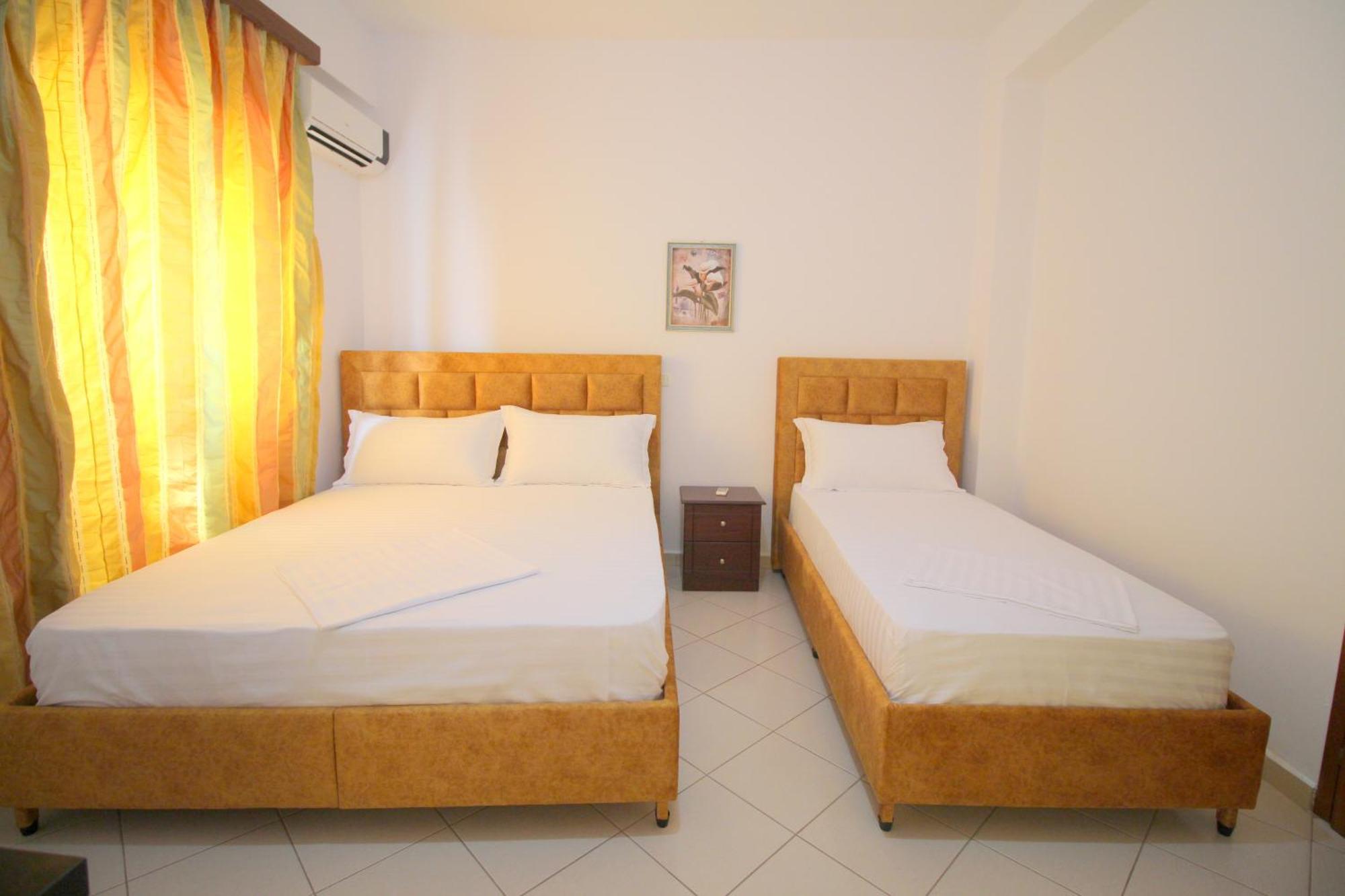 Lengu Holidays Houses Sarandë Esterno foto