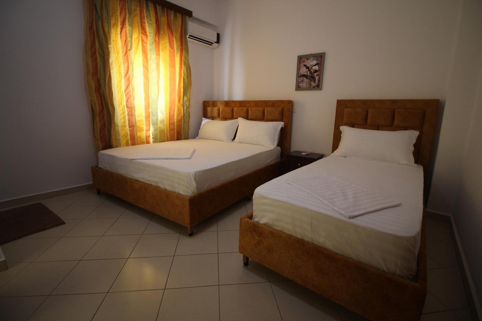 Lengu Holidays Houses Sarandë Esterno foto