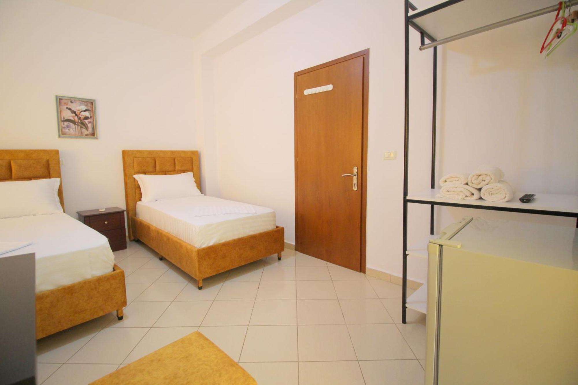 Lengu Holidays Houses Sarandë Esterno foto