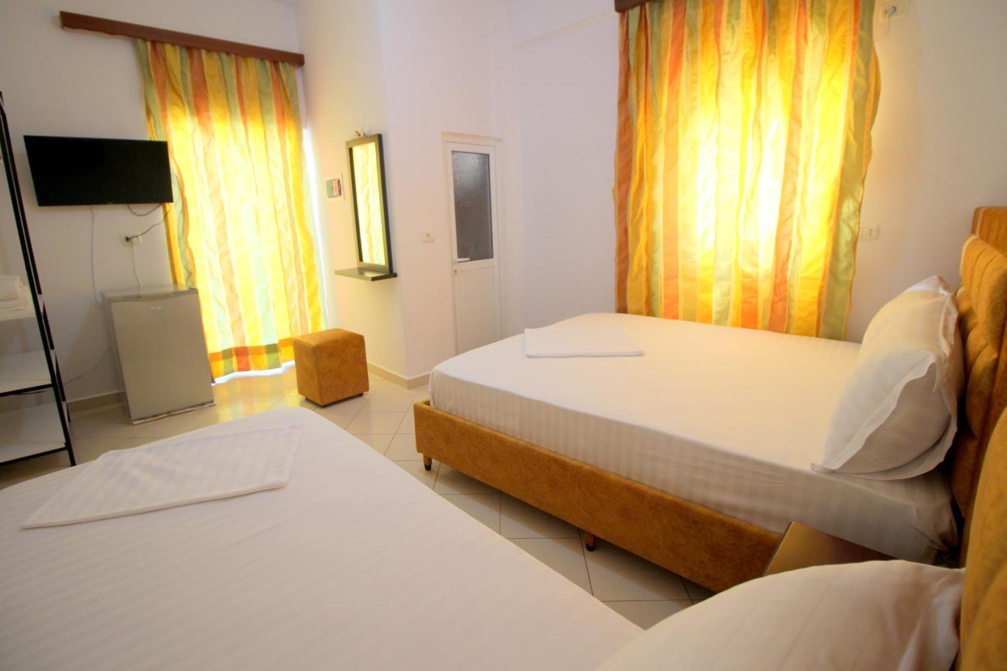 Lengu Holidays Houses Sarandë Esterno foto