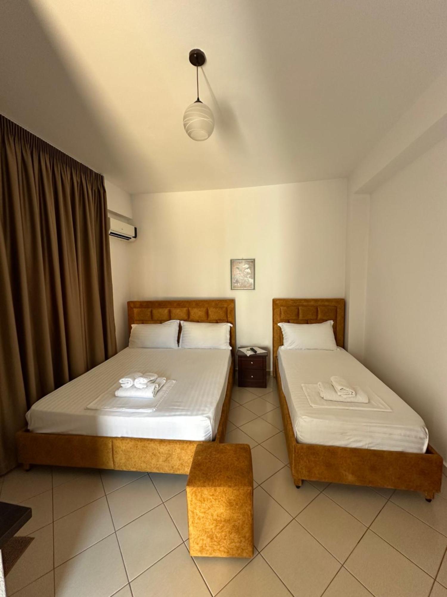 Lengu Holidays Houses Sarandë Esterno foto